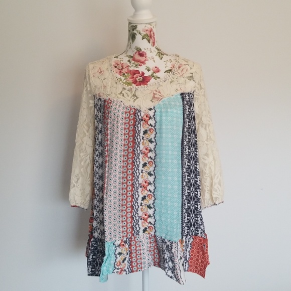 Last 1️⃣Lace Yoke Tunic - Picture 3 of 8